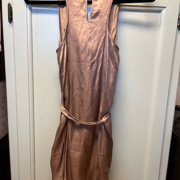 Arden 8 women sleeves less silk long top with beads around neck line. Size S. - Picture 4 of 5